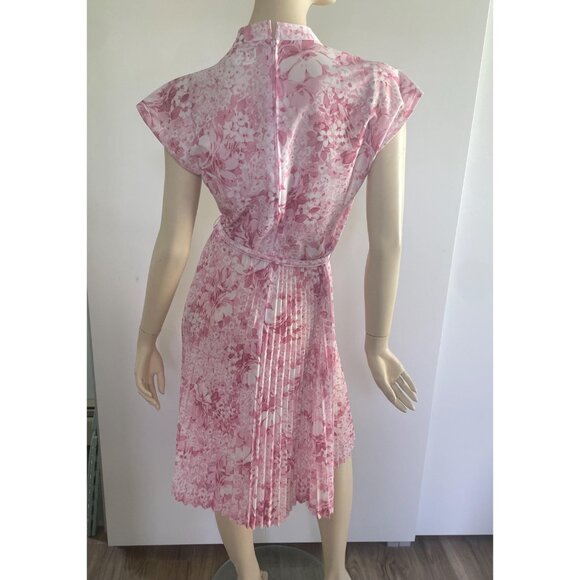 Pink Floral Dress, Size M/L, Belted Midi Pleated Pink Vintage Dress 1970s - Picture 4 of 10